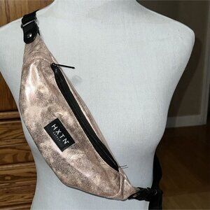 HXTN SUPPLY GOLD SHINY METALLIC BELT FANNY CROSSBODY BAG ADJUSTABLE TRAVEL SMALL